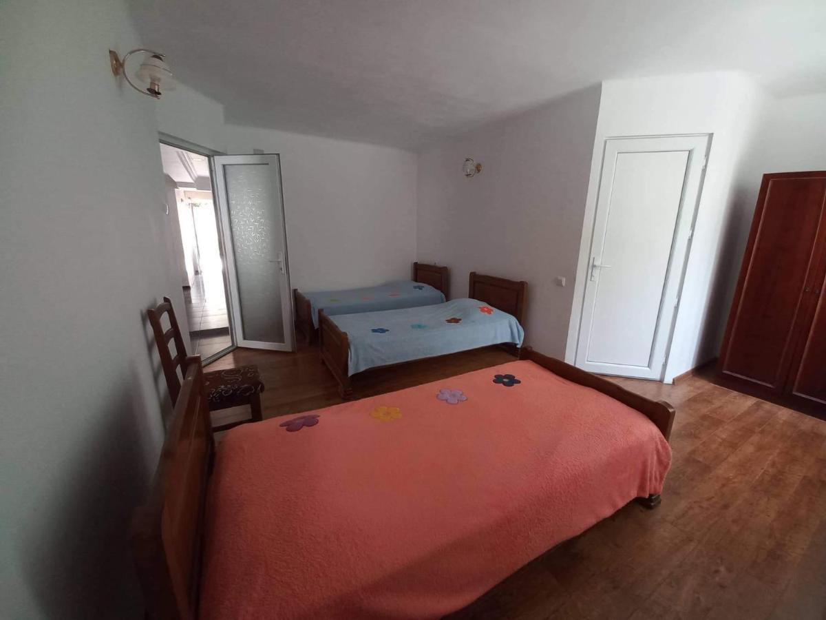 Guest House Maxim Makhinjauri Ngoại thất bức ảnh