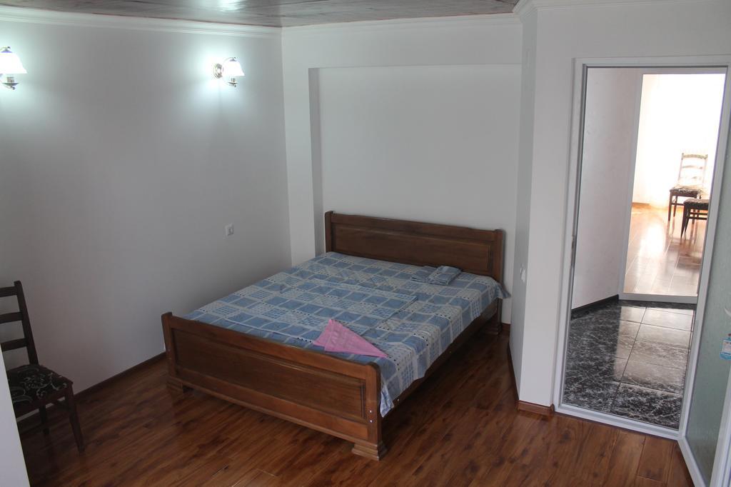 Guest House Maxim Makhinjauri Ngoại thất bức ảnh
