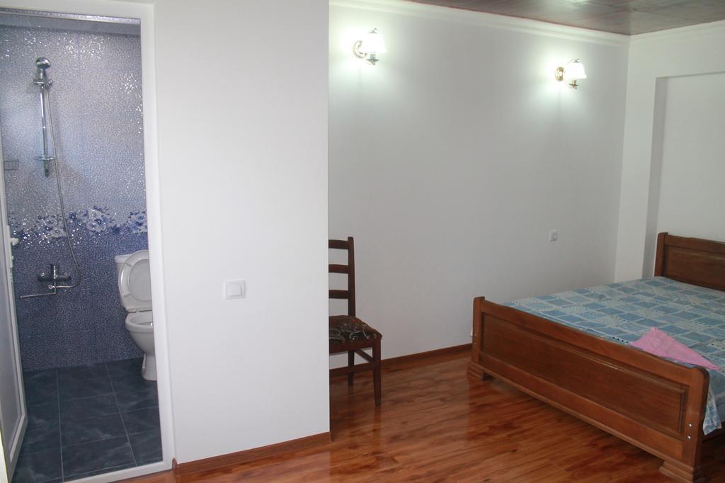 Guest House Maxim Makhinjauri Ngoại thất bức ảnh