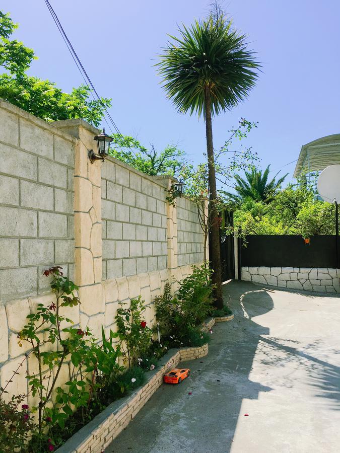 Guest House Maxim Makhinjauri Ngoại thất bức ảnh
