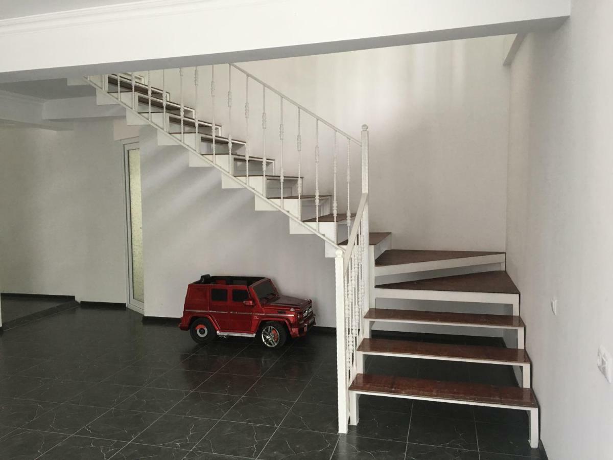 Guest House Maxim Makhinjauri Ngoại thất bức ảnh