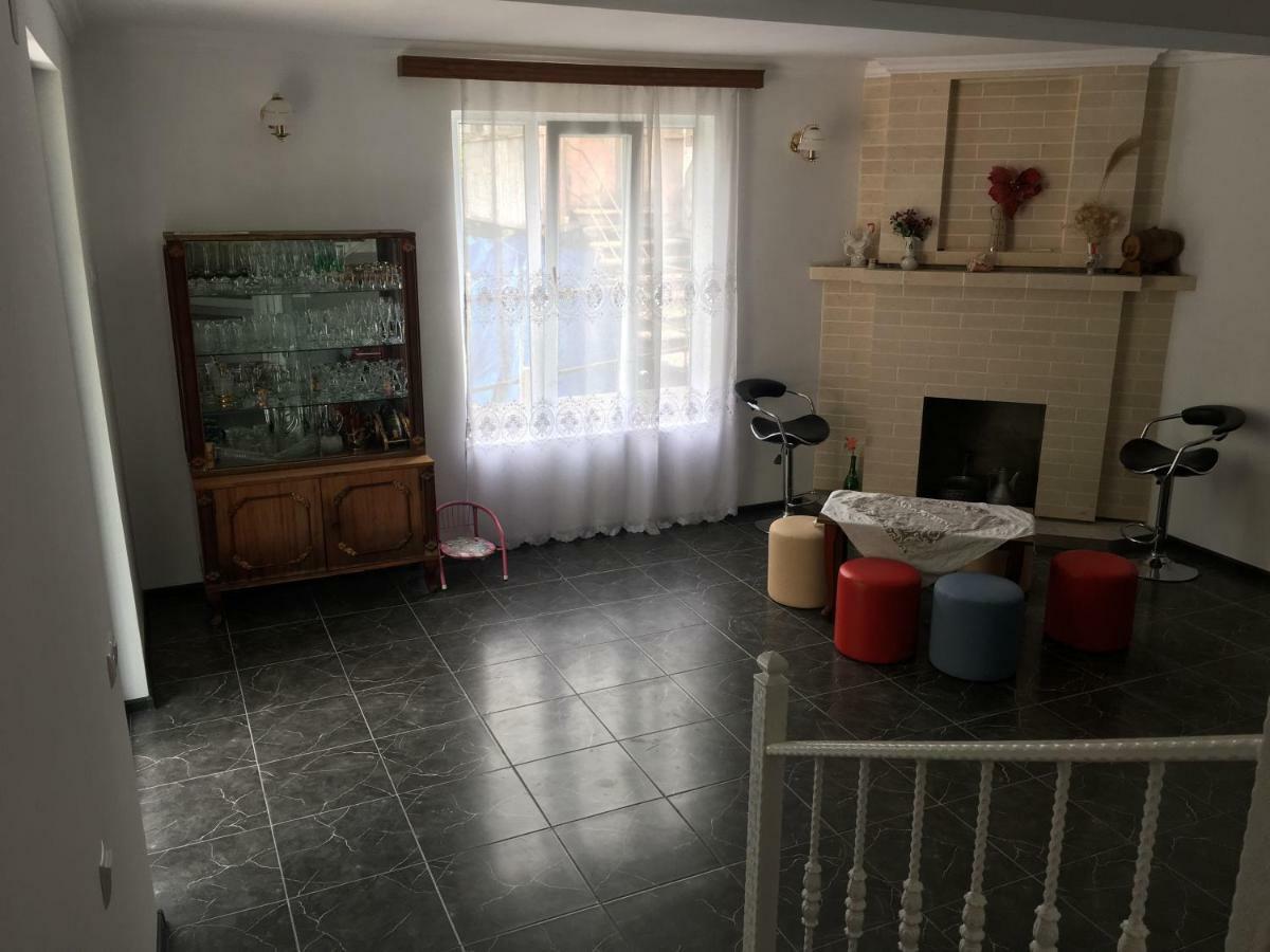 Guest House Maxim Makhinjauri Ngoại thất bức ảnh